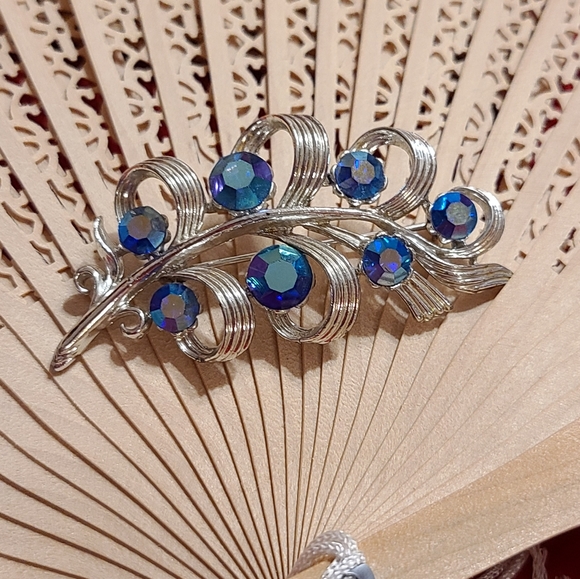 Vintage Jewelry - Vintage Brooch